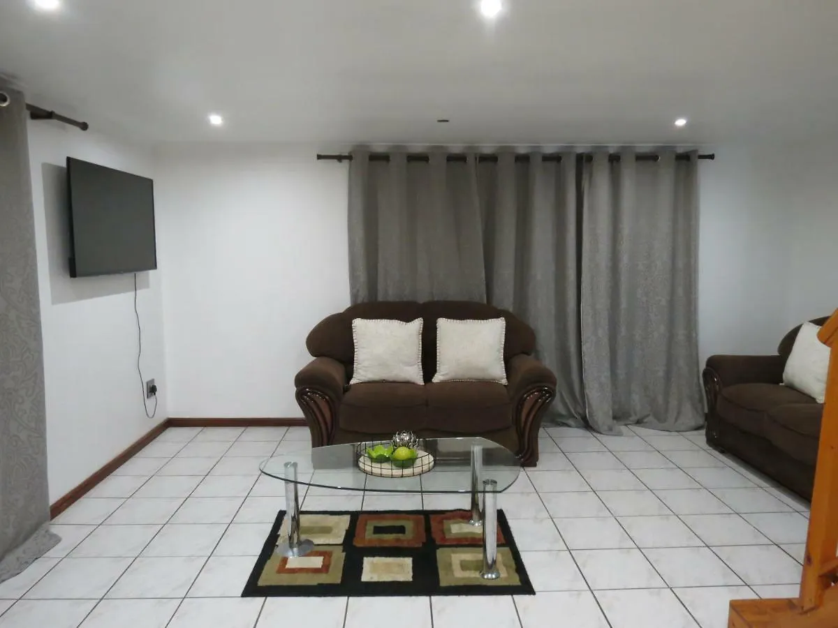 Hotel Three Spruce Durbanville Gasthof